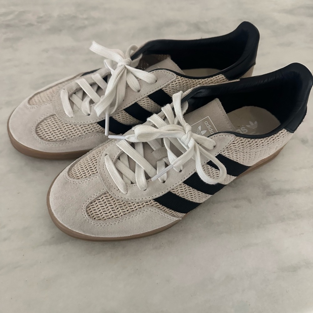 Adidas Gazelle Indoor Aluminum Core Black US M 8 / W 9 - like new!!